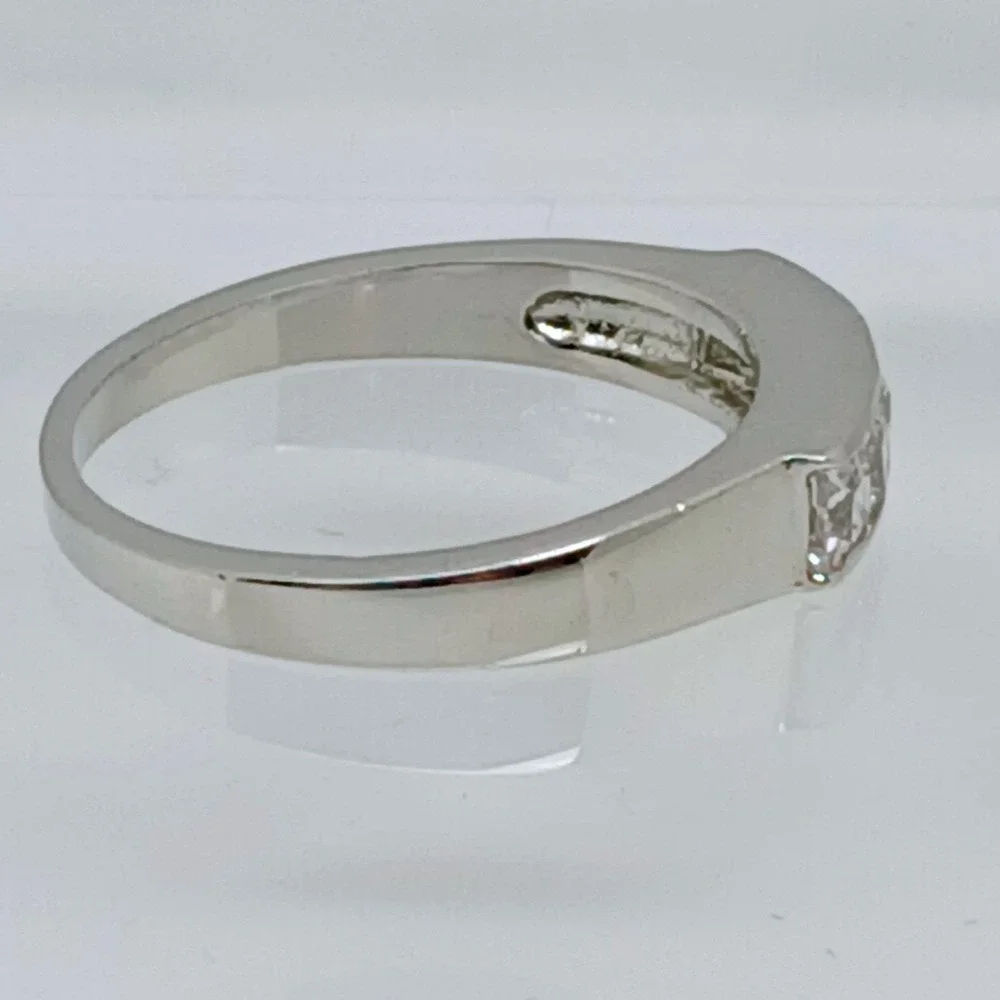 Silver Tone Princess Cut 5 Stone Channel Set Cubic Zirconia Band Ring Size 8